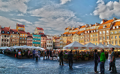 Market in Old Town of Warsaw, Poland. Flickr:Gabriela Fab
