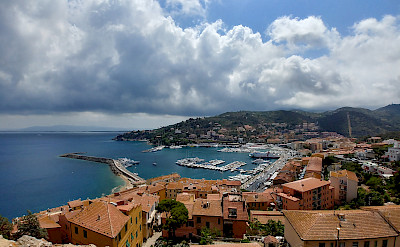 Another view of Porto Santo Stefano, a seaport in province Grosseto, Tuscany, Italy. Photo via Flickr:Siegfried Rabanser