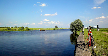 Quiet country bike paths in the Netherlands. Photo via Flickr:E. Dronkert