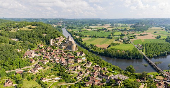 Castelnaud-la-Chapelle in Dordogne, France. CC:Chensiyuan 44.814562, 1.149716