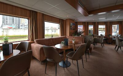 Lounge | De Amsterdam | Bike & Boat Tour