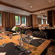 Dining | De Amsterdam | Bike & Boat Tour