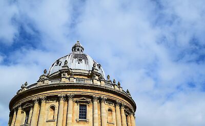 Blue skies over the Radcliffe Camera library, Oxford, England. Unsplash:Matthew Waring