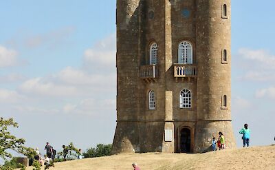 Broadway Tower, Chipping Campden, England. Unsplash:David Tip