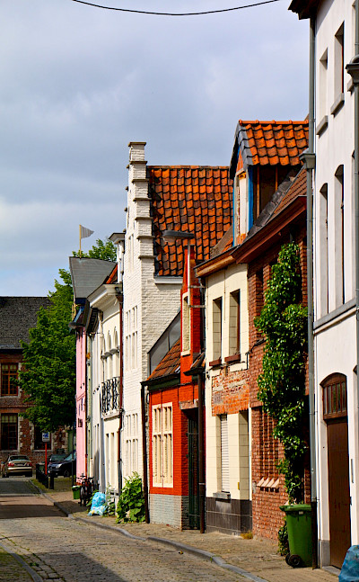 Biking through Ghent, Belgium. Flickr:Alain Rouiller