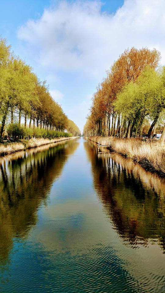 Canal and fall colors Around Romantic Bruges