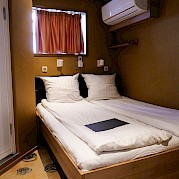 Upper cabin | De Nassau | Boat & Bike Tour