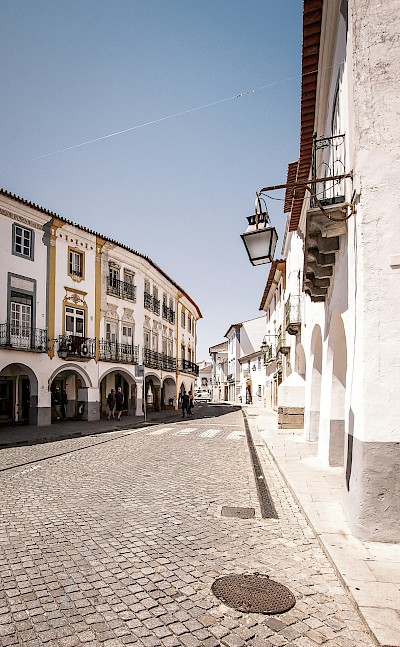 Streets of Evora, Portugal. Unsplash@Frank Nurnberger