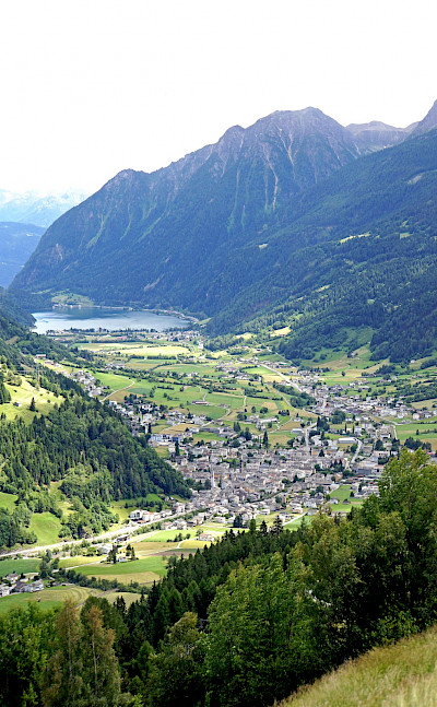 Swiss town along the Bernina Pass. Flickr:Dennis Jarvis 