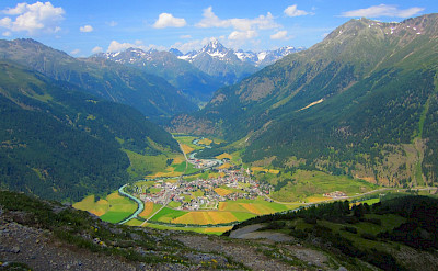Overlooking Zernez in Switzerland. Flickr:shannyu