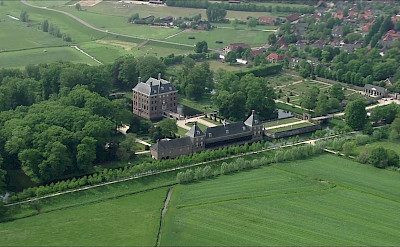 View of Amerongen Castle in Amerongen, the Netherlands. Wikimedia Commons:Bureau Redrum