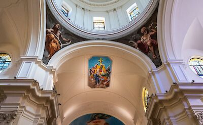 The richly decorated interior of the Cathedral of San Nicol&ograve;, Noto Flickr:MichaelGaylard