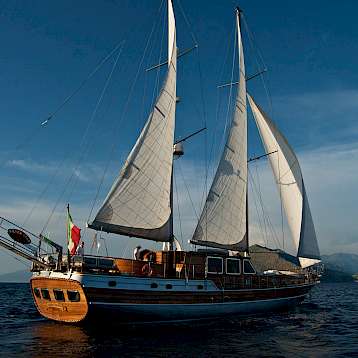 Silver Star II - Silver Star II - Bike & Boat Tours