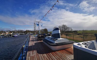 Above Deck | Magnifique IV | Bike & Boat Tour