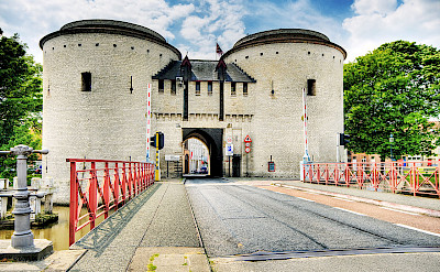 <i>Kruispoort</i> in Bruges, Belgium. Wikimedia Commons:Wolfgang Staudt
