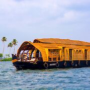 Typical houseboat in India | Bike & Boat Tour