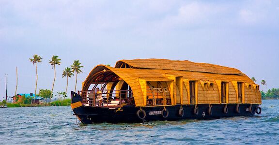 Typical houseboat in India | Bike & Boat Tour