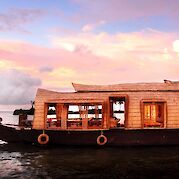 Indian houseboat | Bike & Boat Tour