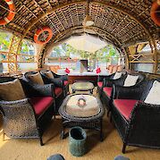 Houseboat lounge | Bike & Boat Tour