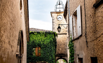Courtyard in Lurs in Alpes-de-Haute-Provence department, France. Photo via TO
