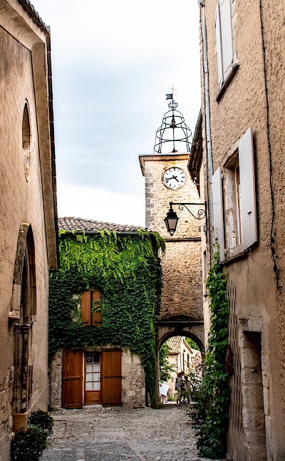 Courtyard in Lurs in Alpes-de-Haute-Provence department, France. Photo via TO