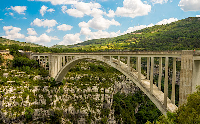 Pont de l'Artuby in Provence, France. Photo via TO