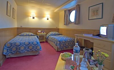 Lower deck junior suite | MS Provence | Bike & Boat Tour