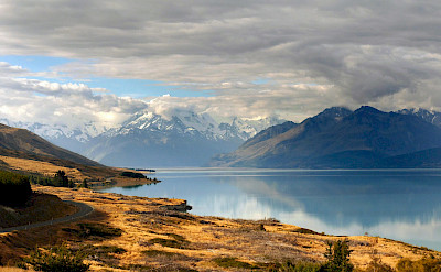 Lake Pukaki and Mt Cook in New Zealand. Flickr:Bernard Spragg. NZ