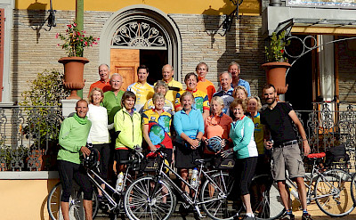 Group shot on the Venice to Florence Italy Bike Tour.
