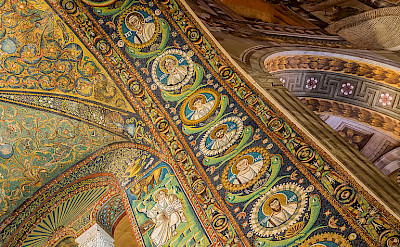 Mosaics in Basilica San Vitale in Ravenna, Italy. Wikimedia Commons:Petar Milosevic