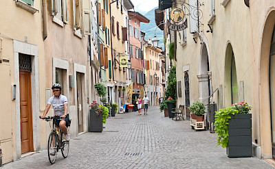 Pedestrian street in one of the towns en route. Photo via TO