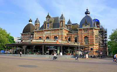 Train station in Arnhem, Gelderland, the Netherlands. Creative Commons:Marikit Louppen
