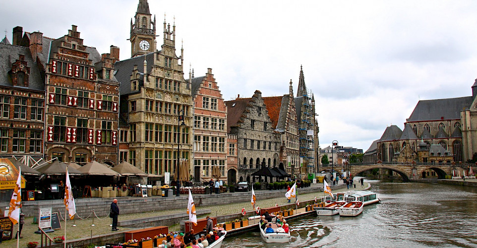 Boat ride on Leie River in Ghent, East Flanders, Belgium. Flickr:Alain Rouiller