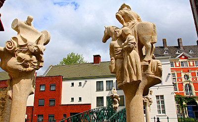 Statues in Ghent, East Flanders, Belgium. Flickr:alain Rouiller