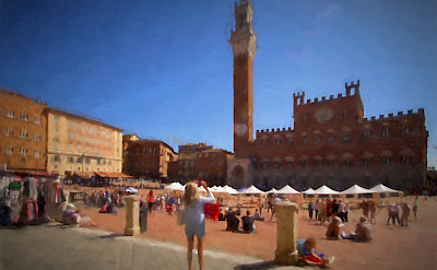 Relaxing in Siena's most famous piazza. Flickr:bigalbert