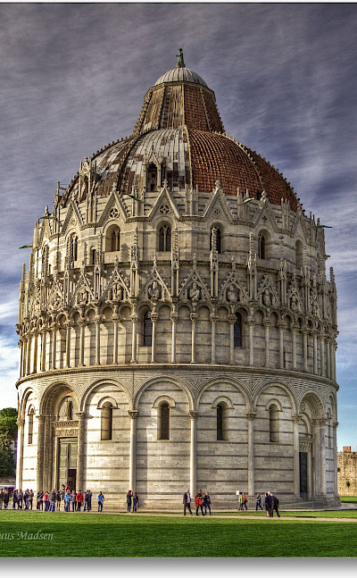 Chapel in Pisa, Tuscany, Italy. Flickr:Niels J. Buus Madsen