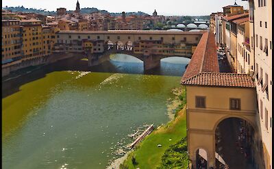 Arno River & Ponte Vecchio bridge in the UNESCO city of Florence, Tuscany, Italy. Flickr:Guillén Pérez