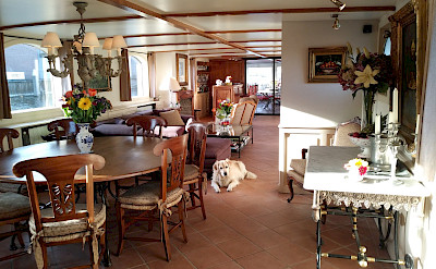 The sunny dinning room aboard the Aurora!
