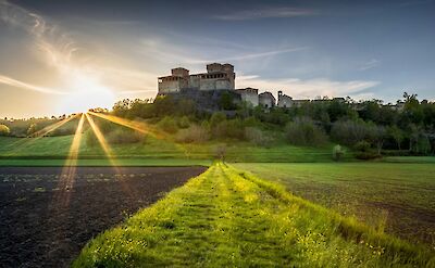Dusk at Torrechiara Castle, Emilia-Romagna, Italy. Unsplash@Samuele Bertoli
