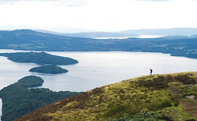 Hiking in Balmaha, Scotland. Unsplash:Sander Lenaerts