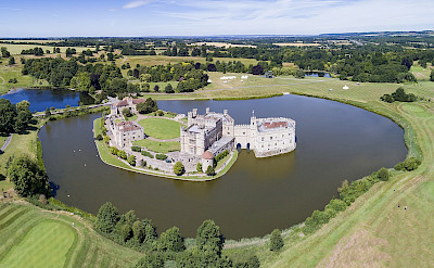 Leeds Castle in Kent, England. Creative Commons:Chensiyuan
