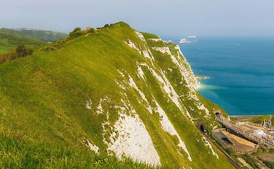 White Cliffs of Dover, Kent, England. Unsplash:Henry Ren