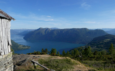 Hiking Molden at Svarthiller in Norway.