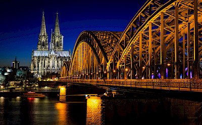 Cologne Cathedral and bridge in Germany. Flickr:Daniel Knieper