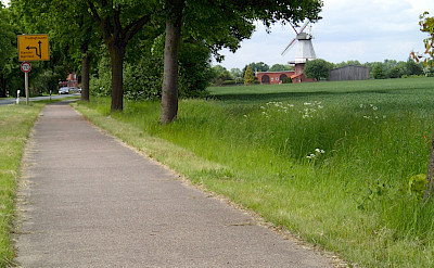 Bike path in Verden by River Weser in Germany. Flickr:Klaas Brumann