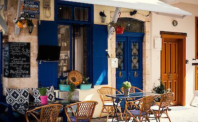 Cafe in Crete! Matthieu Oger@Unsplash