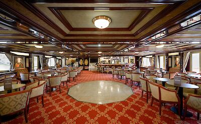 Spacious lounge area |  MS Prinzessin Katharina | Bike & Boat Tour