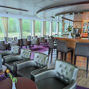 Bar area | SE-Manon | Bike & Boat Tour