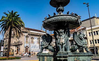 Large fountain in Porto, Portugal. Unsplash@Svetlana Gumerova