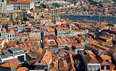 Classic red roofs of Porto, Portugal. Flickr:Vitor Oliveira